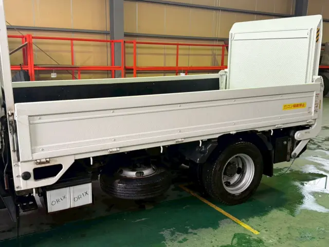 いすゞ エルフ TPG-NJR85A(2WD)の写真7