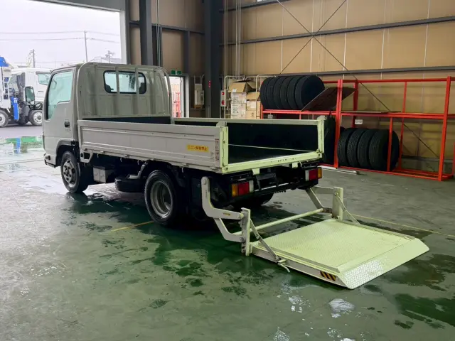 いすゞ エルフ TPG-NJR85A(2WD)の写真14