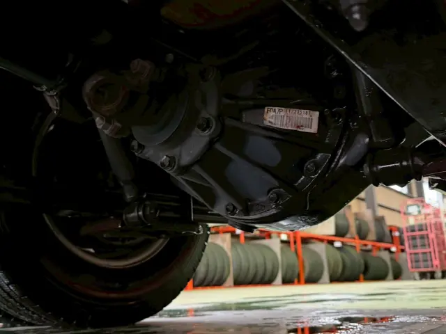 いすゞ エルフ TPG-NJR85A(2WD)の写真36
