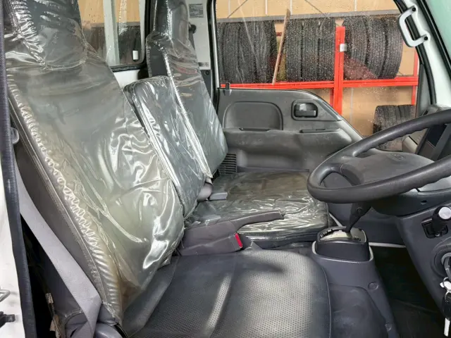 いすゞ エルフ TPG-NJR85A(2WD)の写真42