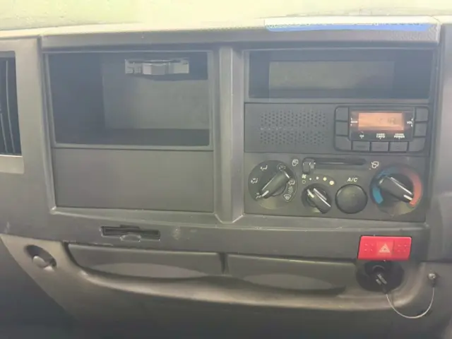 いすゞ エルフ TPG-NJR85A(2WD)の写真45