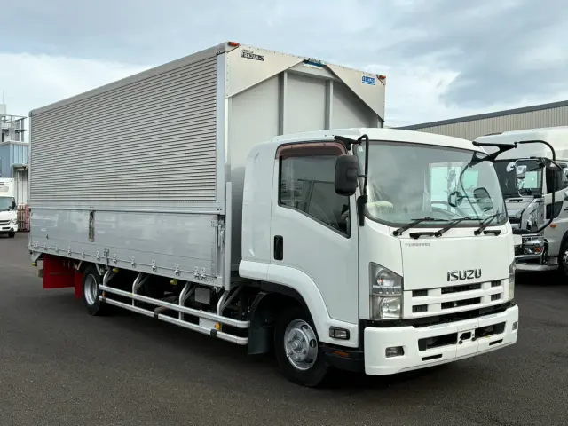 いすゞ フォワード TKG-FRR90T2(2WD)の写真3