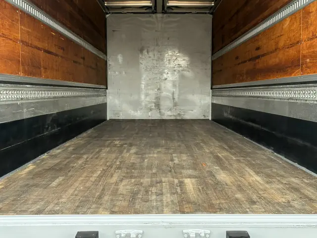 いすゞ フォワード TKG-FRR90T2(2WD)の写真12