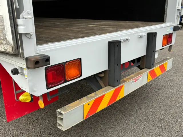 いすゞ フォワード TKG-FRR90T2(2WD)の写真19