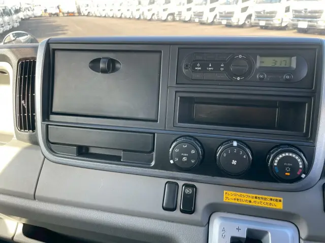 三菱 キャンター TPG-FEA50(2WD)の写真37