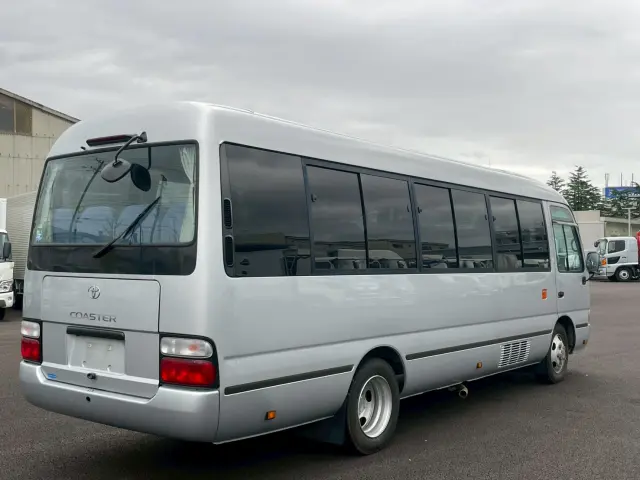 トヨタ コースター SKG-XZB50(2WD)の写真4