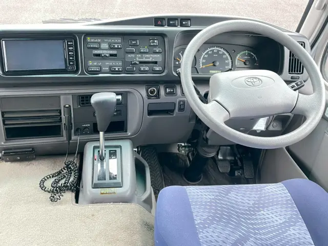 トヨタ コースター SKG-XZB50(2WD)の写真18