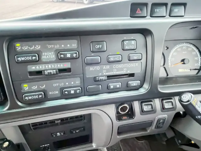 トヨタ コースター SKG-XZB50(2WD)の写真27