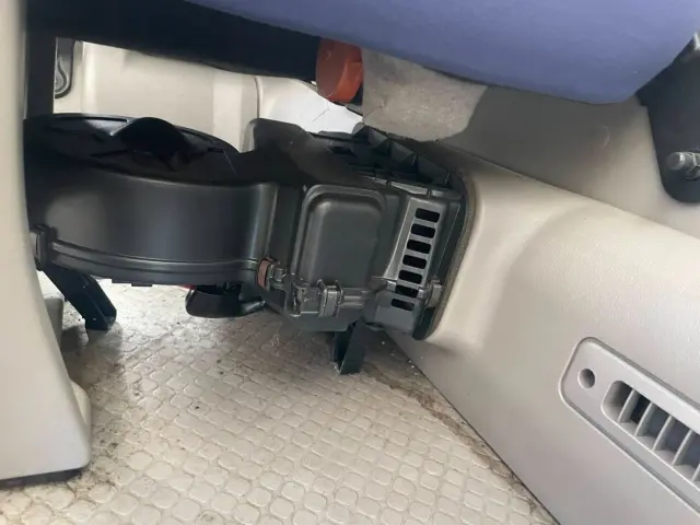 トヨタ コースター SKG-XZB50(2WD)の写真32