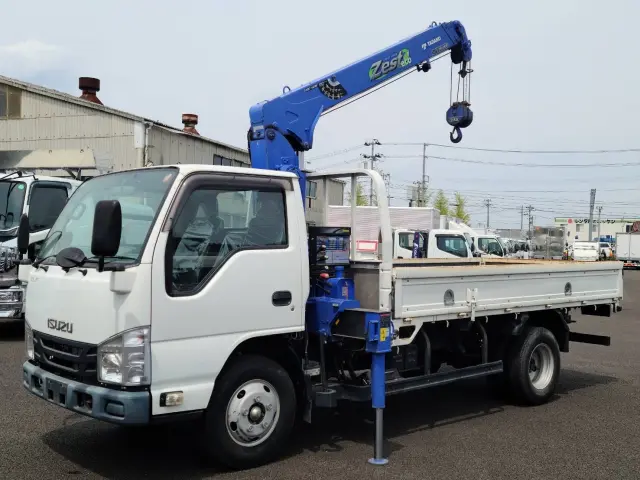 いすゞ エルフ TPG-NKR85AR(2WD)の写真1