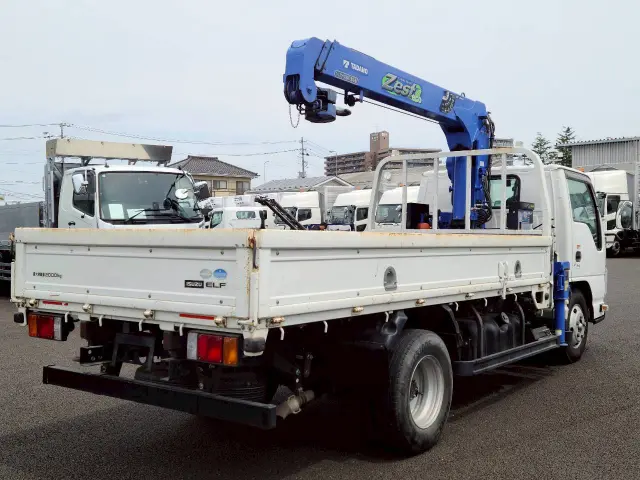 いすゞ エルフ TPG-NKR85AR(2WD)の写真4