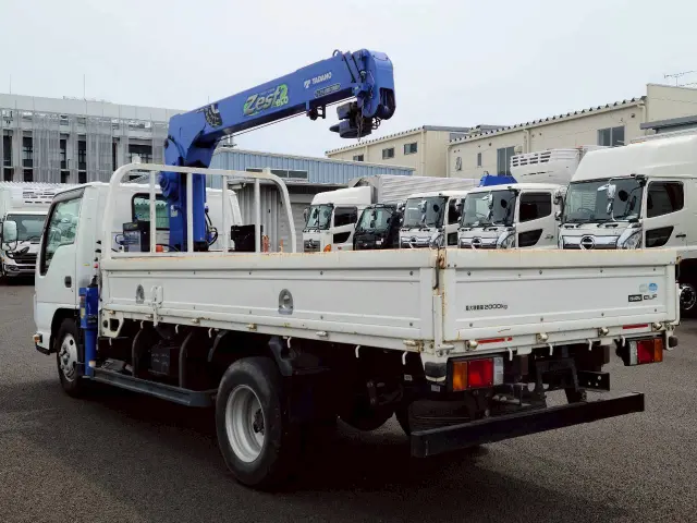 いすゞ エルフ TPG-NKR85AR(2WD)の写真6