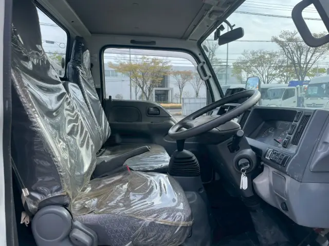 いすゞ エルフ TPG-NKR85AR(2WD)の写真37