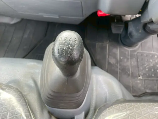 いすゞ エルフ TPG-NKR85AR(2WD)の写真40