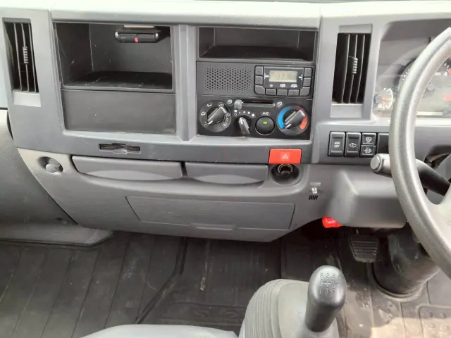 いすゞ エルフ TPG-NKR85AR(2WD)の写真45