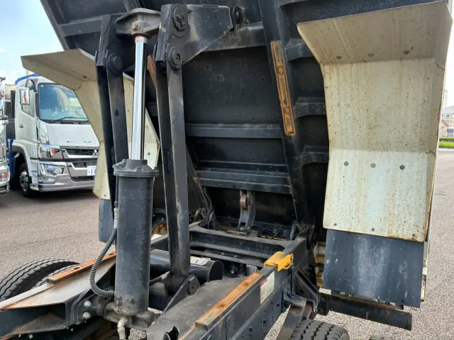いすゞ フォワード 2PG-FRR90S1(2WD)の写真22