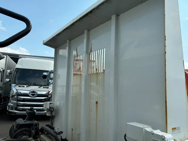 いすゞ フォワード 2PG-FRR90S1(2WD)の写真32