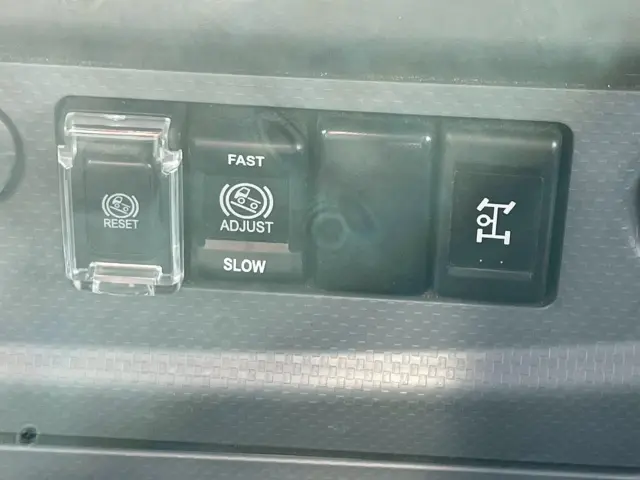 いすゞ フォワード TKG-FRR90S2(2WD)の写真47