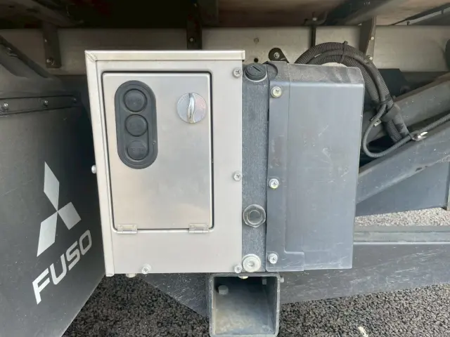 三菱 キャンター TPG-FEB50(2WD)の写真14