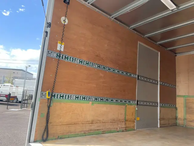 三菱 キャンター TPG-FEB50(2WD)の写真15