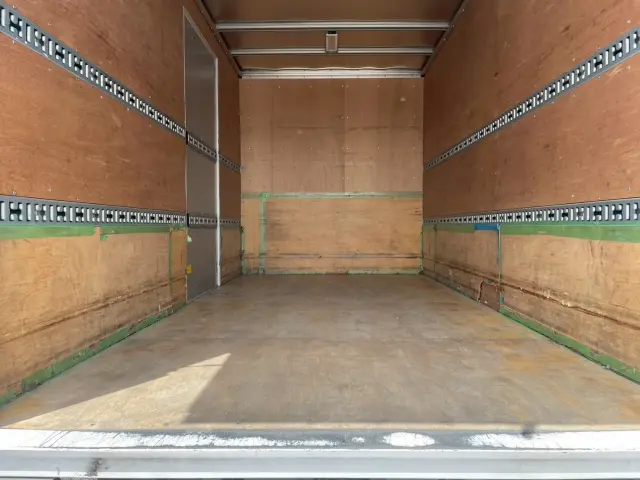 三菱 キャンター TPG-FEB50(2WD)の写真16