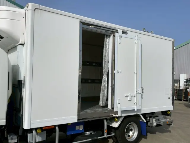 いすゞ エルフ TPG-NPR85AN(2WD)の写真8