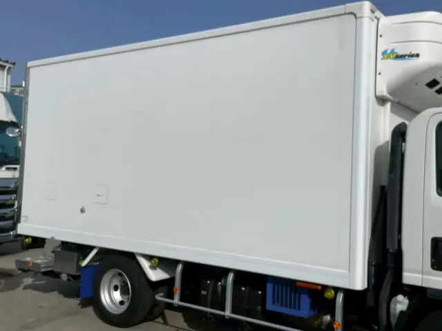 いすゞ エルフ TPG-NPR85AN(2WD)の写真9