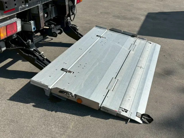 いすゞ エルフ TPG-NPR85AN(2WD)の写真18