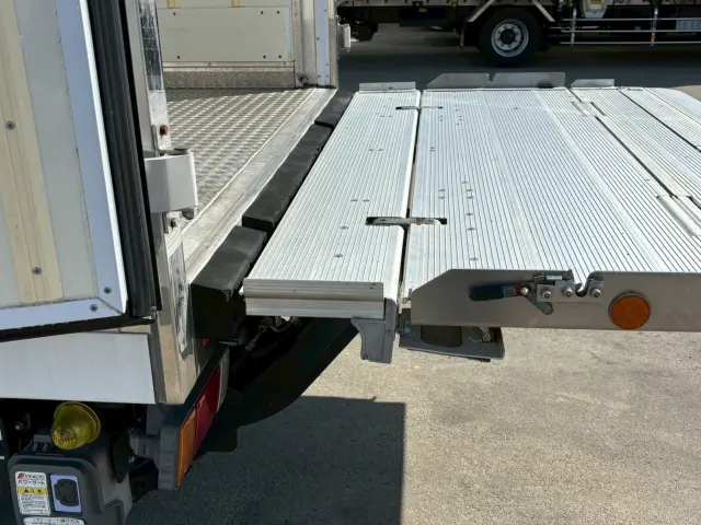 いすゞ エルフ TPG-NPR85AN(2WD)の写真20