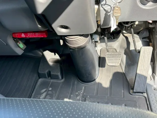 いすゞ エルフ TPG-NPR85AN(2WD)の写真41