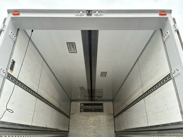 いすゞ フォワード TKG-FRR90T2(2WD)の写真11
