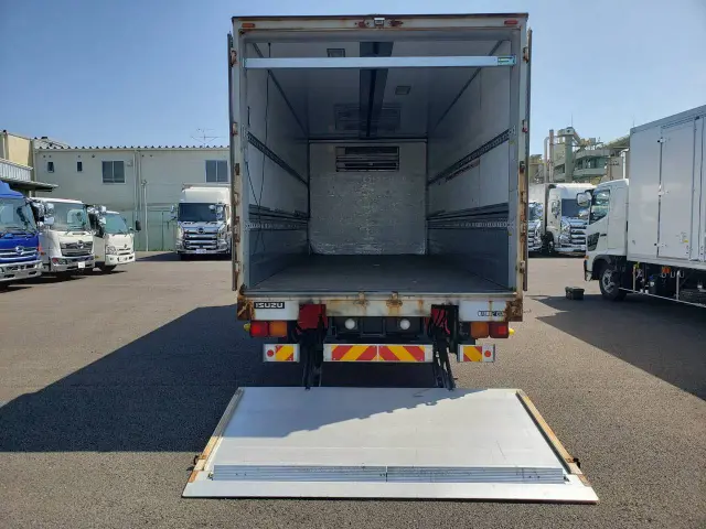 いすゞ フォワード TKG-FRR90T2(2WD)の写真17