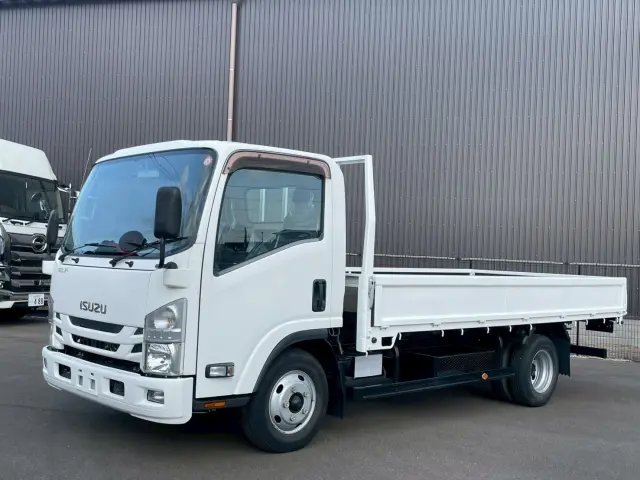 いすゞ エルフ TRG-NPR85AR(2WD)の写真1