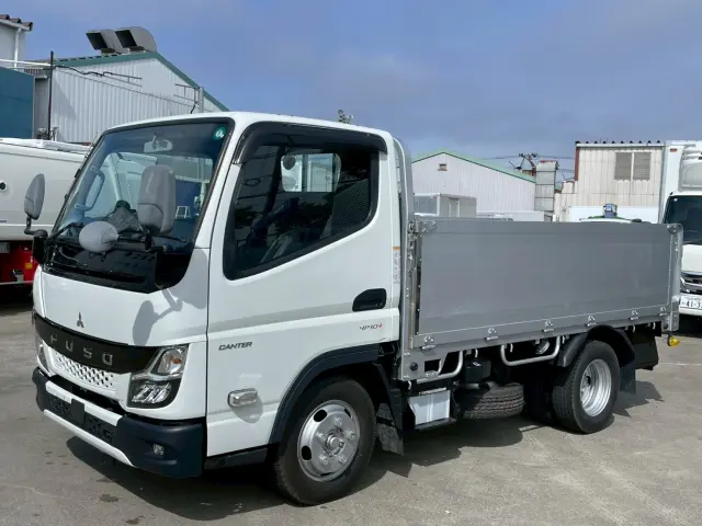 三菱 キャンター 2RG-FBA20(2WD)の写真1