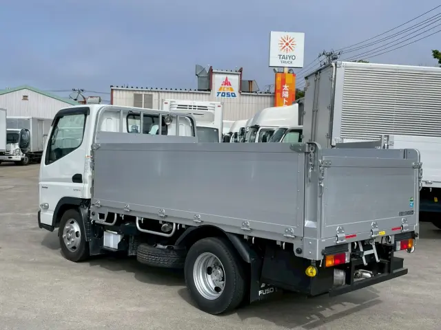 三菱 キャンター 2RG-FBA20(2WD)の写真6