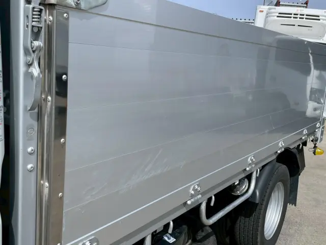 三菱 キャンター 2RG-FBA20(2WD)の写真8