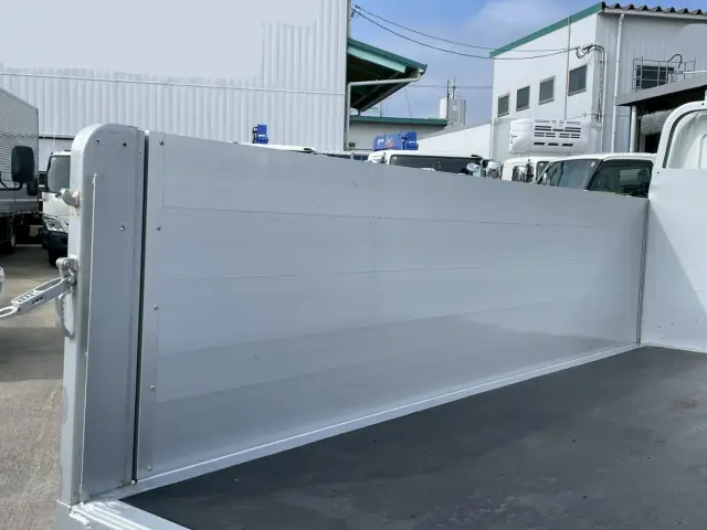三菱 キャンター 2RG-FBA20(2WD)の写真11