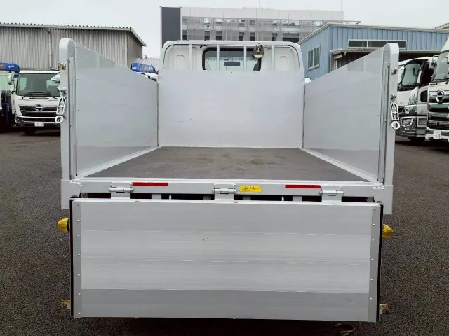 三菱 キャンター 2RG-FBA20(2WD)の写真12
