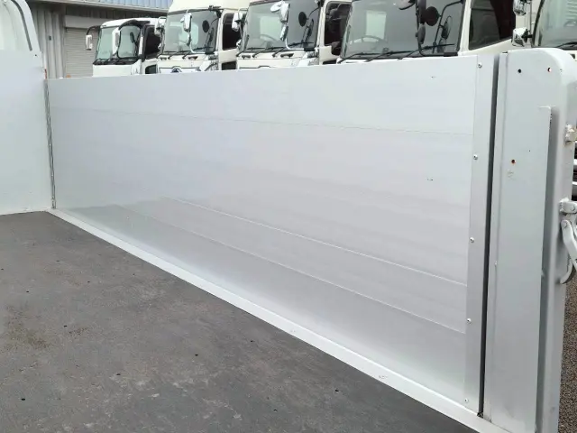 三菱 キャンター 2RG-FBA20(2WD)の写真14