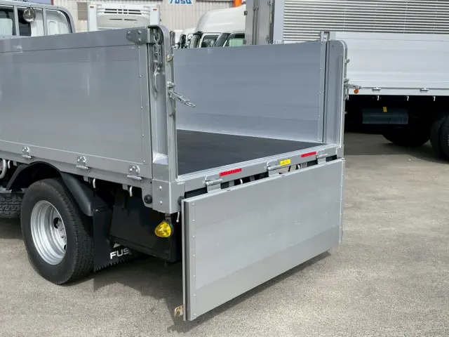三菱 キャンター 2RG-FBA20(2WD)の写真15