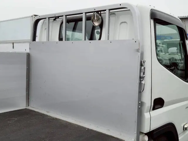 三菱 キャンター 2RG-FBA20(2WD)の写真16