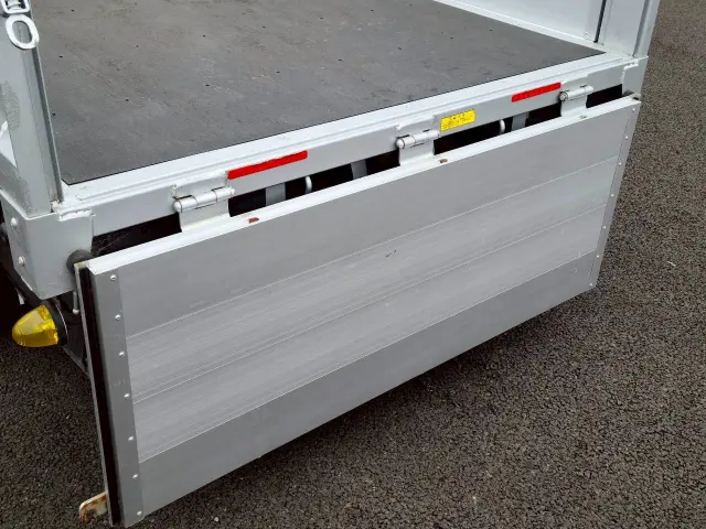 三菱 キャンター 2RG-FBA20(2WD)の写真17