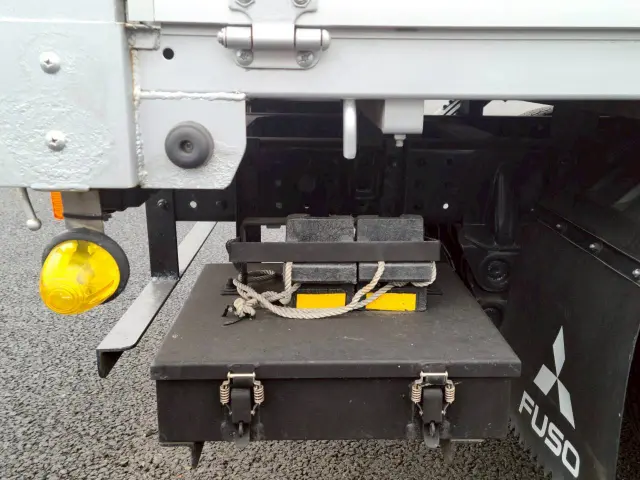 三菱 キャンター 2RG-FBA20(2WD)の写真28