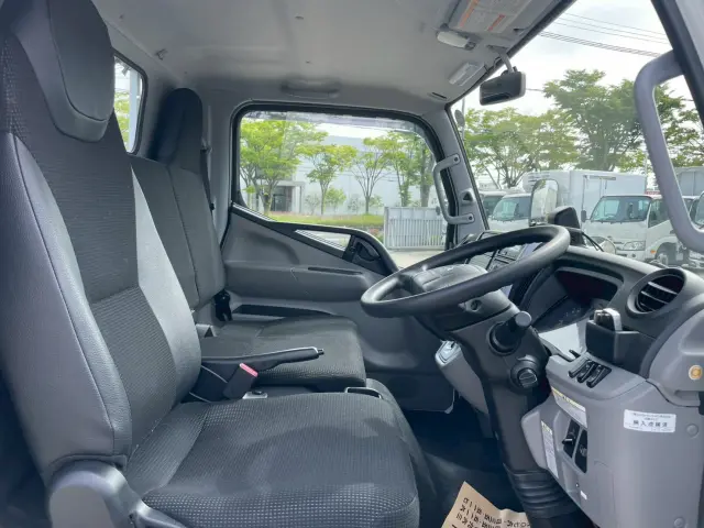 三菱 キャンター 2RG-FBA20(2WD)の写真31
