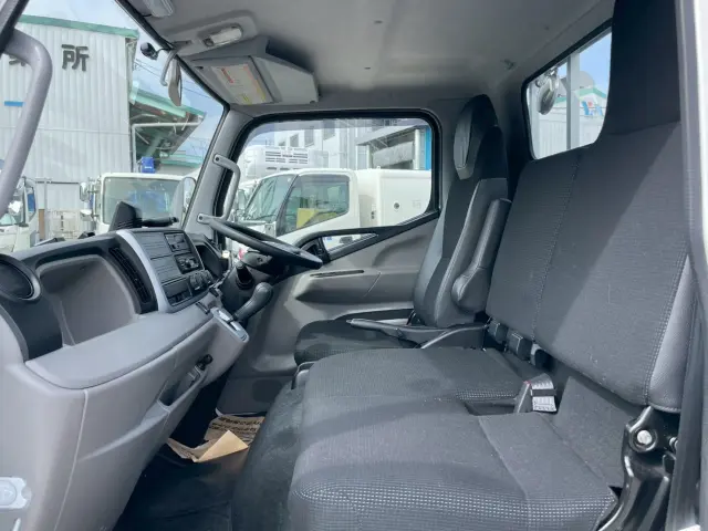 三菱 キャンター 2RG-FBA20(2WD)の写真32