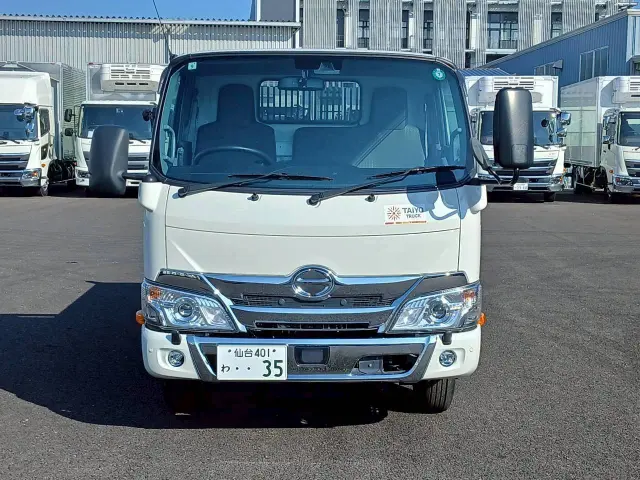 日野 デュトロ 2DG-XZU675T(4WD)の写真2
