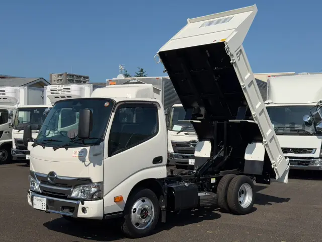 日野 デュトロ 2DG-XZU675T(4WD)の写真1