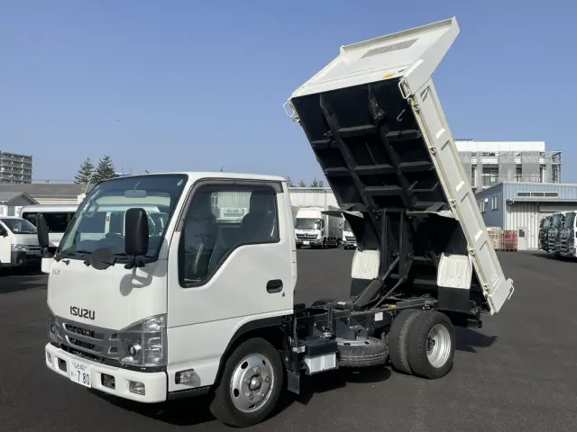 いすゞ エルフ 2RG-NJR88AD(2WD)の写真1