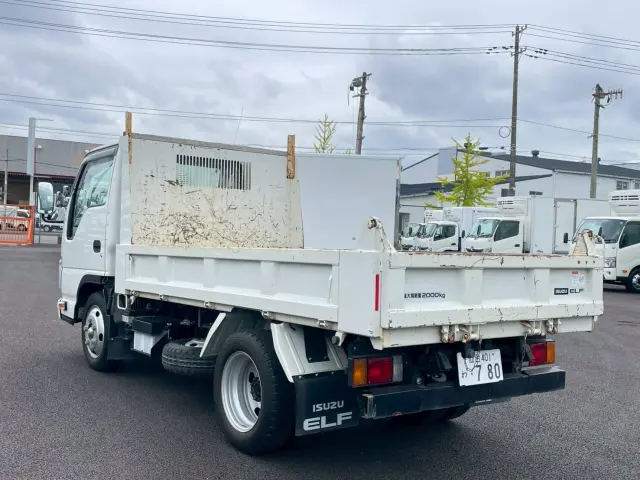 いすゞ エルフ 2RG-NJR88AD(2WD)の写真6