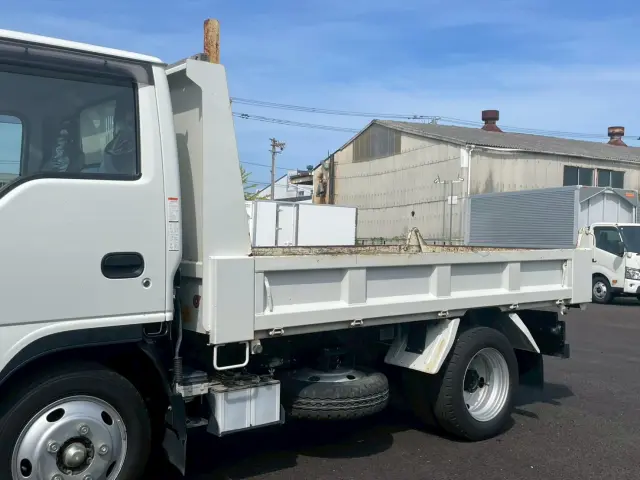 いすゞ エルフ 2RG-NJR88AD(2WD)の写真8